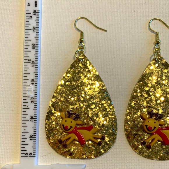Christmas Gold glitter faux leather Reindeer earrings - Picture 5 of 7